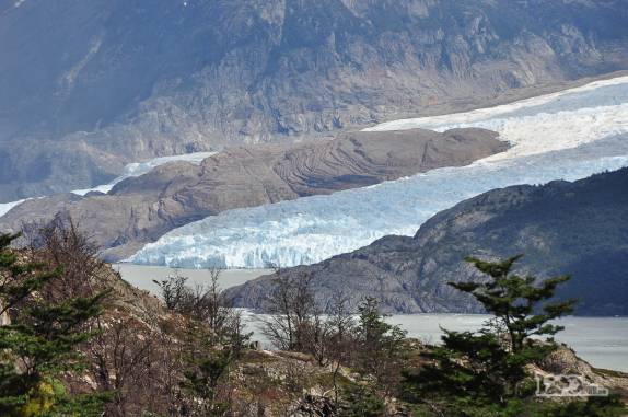 A ilha marcada pela ação da geleira Grey e que, 20 anos atrás, estava embaixo da geleira quando estive no parque nacional Torres del Paine, no sul do Chile